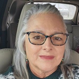 Meet your Posher, Paula